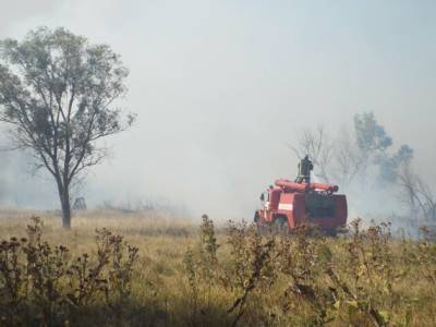 Пожар на Луганщине подступает к позициям ВСУ
