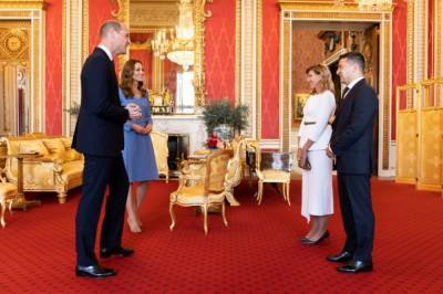 В Офисе президента рассказали, о чем Зеленские разговаривали с королевской семьей в Лондоне