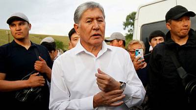 Протестующие в Киргизии освободили экс-президента из СИЗО