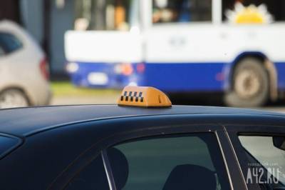В Кузбассе таксист избил лопатой «лишнего» пассажира