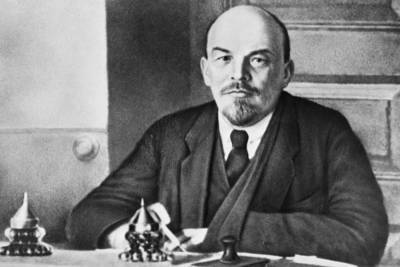 Почему граждане СССР делали ошибку в отчестве Ленина