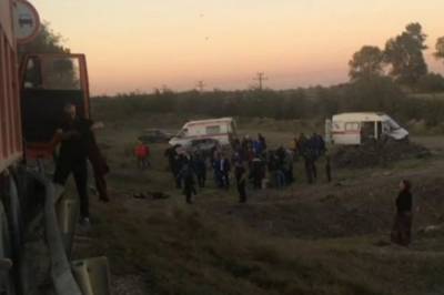 В Дагестане столкнулись школьный автобус, три грузовика и легковушка: есть жертвы и раненые