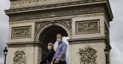 Коронавирус в мире: в Париже все меньше мест в реанимациях, Порошенко стало хуже