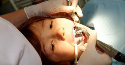 Мальчик 7 лет ходил с иголкой в челюсти после посещения стоматолога