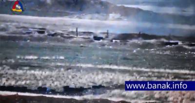 Солдаты ВС Азербайджана бросают окопы и бегут с поля боя – видео