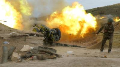 Азербайджан заявил, что уничтожил десять танков Армении