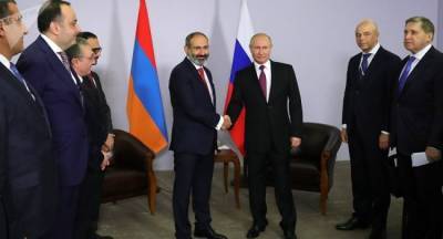 Пашинян рассказал Путину о воюющих за Азербайджан террористах