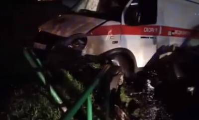 Автомобиль скорой помощи попал в ДТП в Новокузнецке