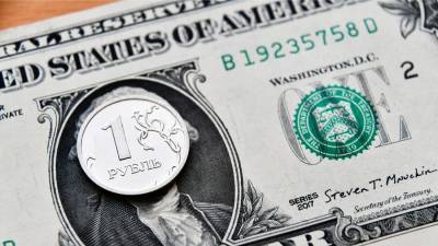 Сбербанк сообщил об оттоке валютных вкладов в сентябре