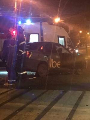 Четыре человека пострадали в ДТП с участием такси в Челябинске