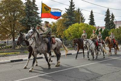 В Елец прибыли Нежинские гусары