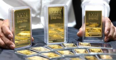 Центробанки начали распродавать золото после рекордного ралли