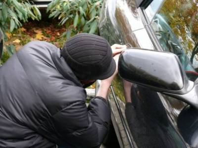 В Петербурге у автоледи украли кредитную иномарку