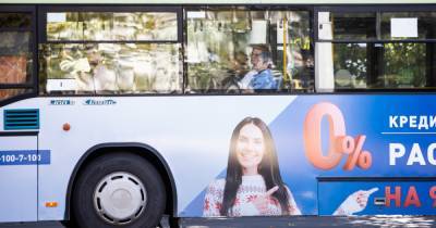 "Порвалась, когда садился в автобус": почему калининградцы отказываются носить маски в транспорте (фоторепортаж)