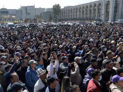В ходе беспорядков в Бишкеке пострадало больше 1 тысячи человек