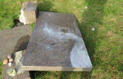 В Литве разрушили памятник жертвам Холокоста