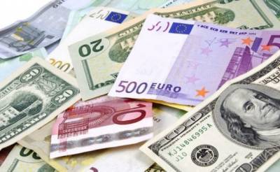 Открытие межбанка: Евро прибавил 4 копейки