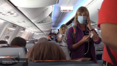 Стюардесса опровергла известный миф о вреде мобильных телефонов на борту