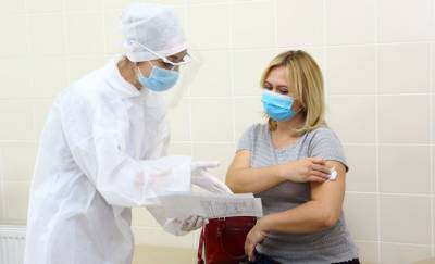 На Ямале начали вакцинацию врачей против коронавируса