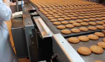 COVID вынудил производителей шоколадок и печенья перейти на большие семейные упаковки