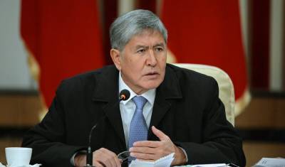 Президент и премьер Киргизии спрятались от народа после начала протестов