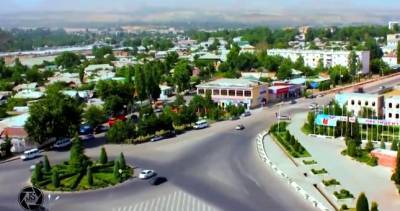 Эмомали Рахмон - Эмомали Рахмон в Вахдате открыл 10-этажный жилой дом со швейной мастерской и центром торговли и обслуживания - dialog.tj - Таджикистан - Вахдат