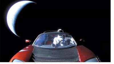 Tesla Roadster Илона Маска пролетел рядом с Марсом