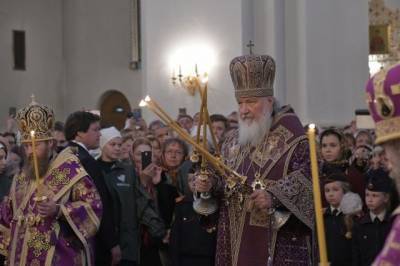 Патриарх Кирилл ушел на домашний карантин после контакта с больным COVID-19