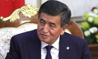 Исчезли президент и премьер Киргизии, страна закрыла границы