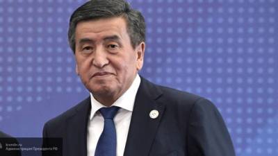 Жээнбеков обсудил свой импичмент с новым главой парламента Киргизии