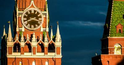 Готовят новые колокола: на Спасской башне Кремля отключат куранты