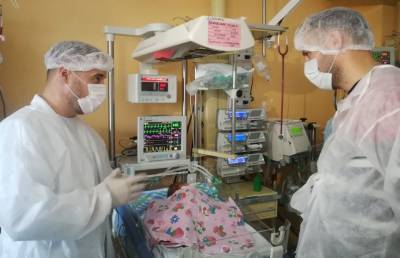 Белорусские хирурги успешно прооперировали новорожденную с опухолью шеи