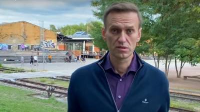 Навальный в своем первом видеообращении пообещал вернуться в Россию как можно скорее