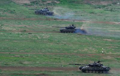 Военные Азербайджана захватили еще три армянских танка
