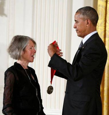 Американская поэтесса Луиза Глюк выиграла Нобелевскую премию по литературе