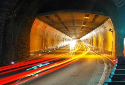 Схема движения автомобилей в Токсовском тоннеле на КАД изменится 10 и 11 октября