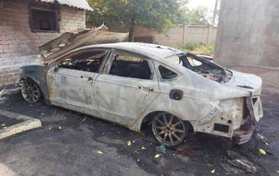 В Николаеве сожгли машину кандидата в депутаты от Слуги народа