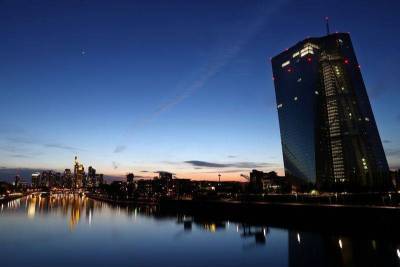 ЕЦБ обосновывает "свободу действий" в борьбе с ущербом от пандемии -- протоколы заседания
