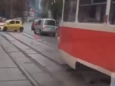В Киеве из-за ДТП остановились трамваи