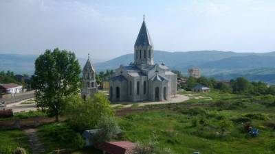 Милонов призвал РПЦ решительно отреагировать на обстрел храма в Карабахе