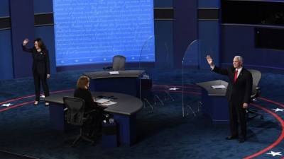 За стеклом. В США прошли дебаты между кандидатами в вице-президенты