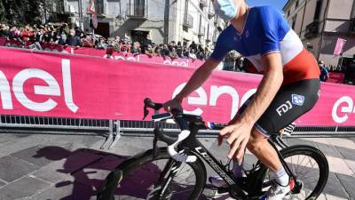 Француз Демар победил на шестом этапе "Джиро д'Италия"
