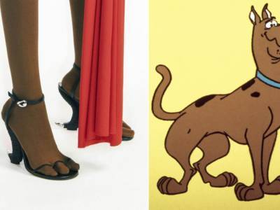 «Сандалии с носками»: Известный бренд выпустил смешные босоножки