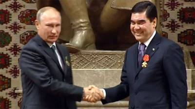 Бердымухамедов поздравил Путина с днем рождения