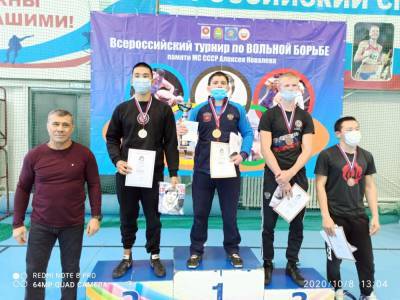Сахалинцы успешно выступили на турнире по вольной борьбе в Благовещенске