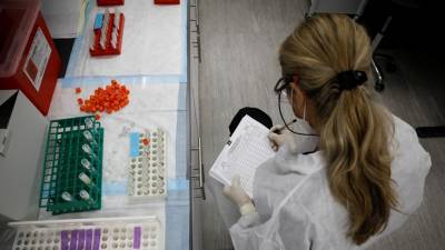 В США заявили о попытках России помешать разработке вакцины от COVID-19