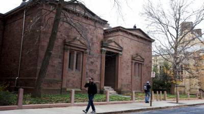 Минюст США подал иск против Йельского университета за расовую дискриминацию