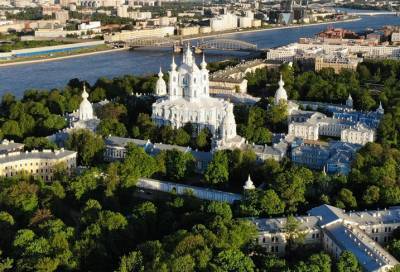 Эксперты отправили 140-метровую колокольню подальше от центра Петербурга