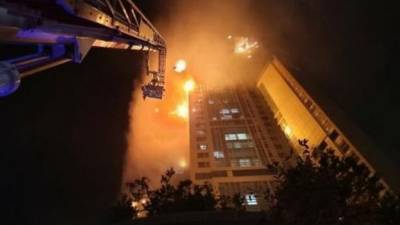 33-этажный жилой небоскреб сгорел как спичка (+видео)