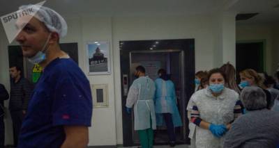 Заглушить бомбежки песней – медики в Степанакерте нашли способ "изолироваться"
